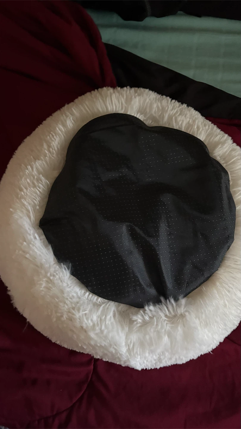White fluffy pet bed - photo 2