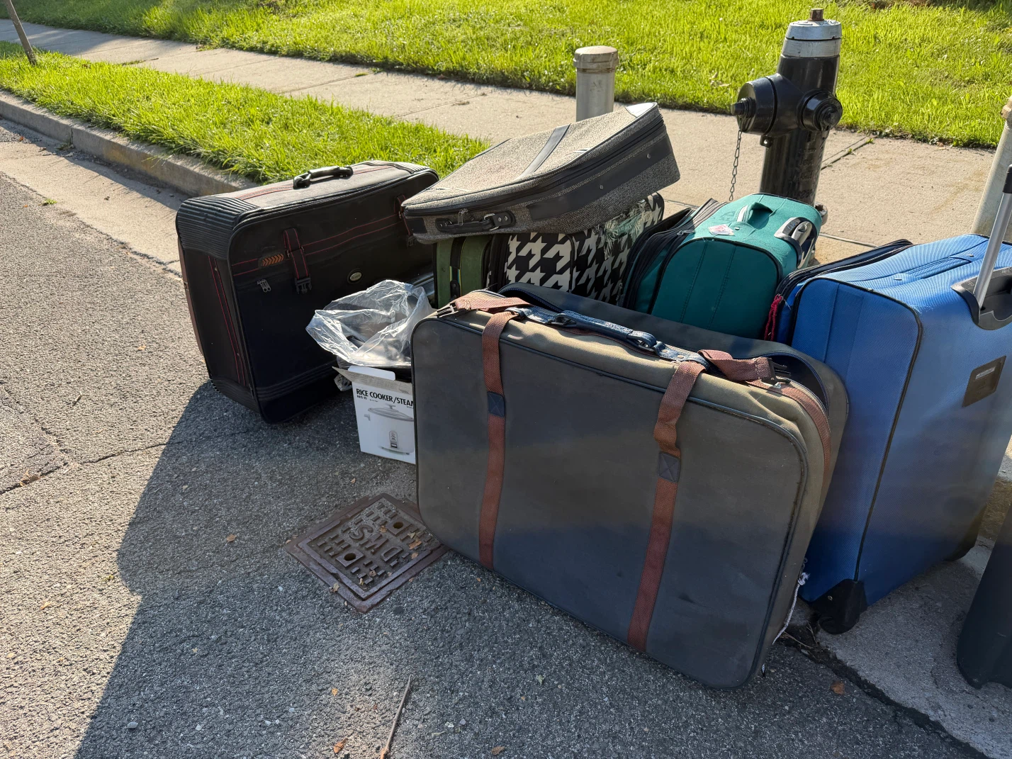 FREE Vintage Luggage Set - photo 2