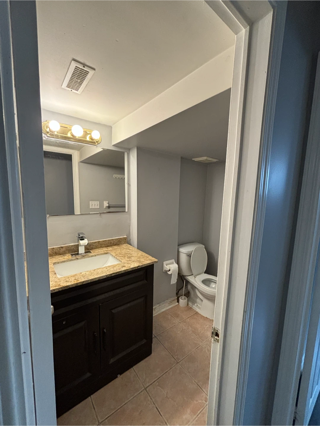 Basement for rent - photo 3