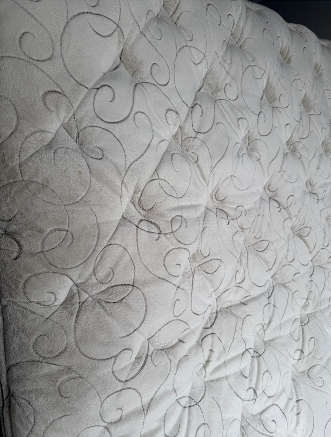 Kingsdown Latex Vivarri king bed - photo 2
