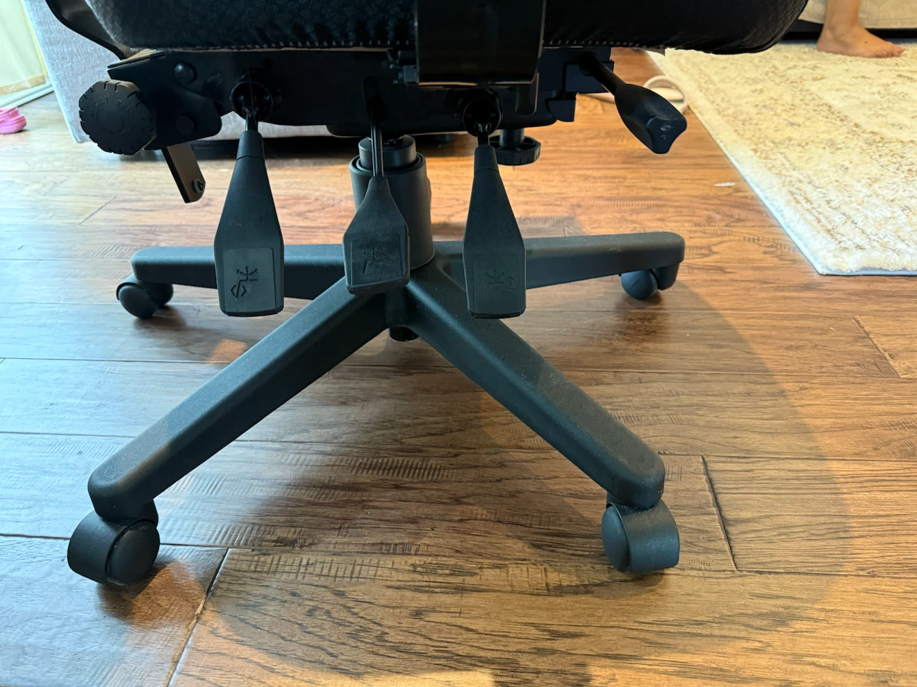 Black Office Chair - photo 4