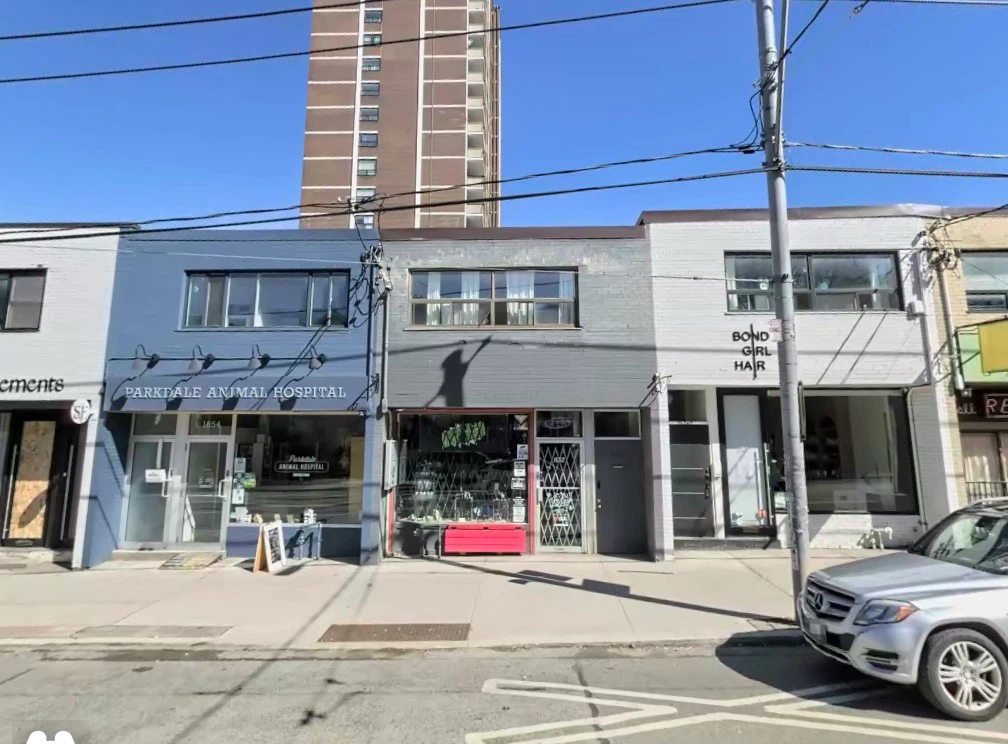 Store For Lease - Queen St West - photo 2