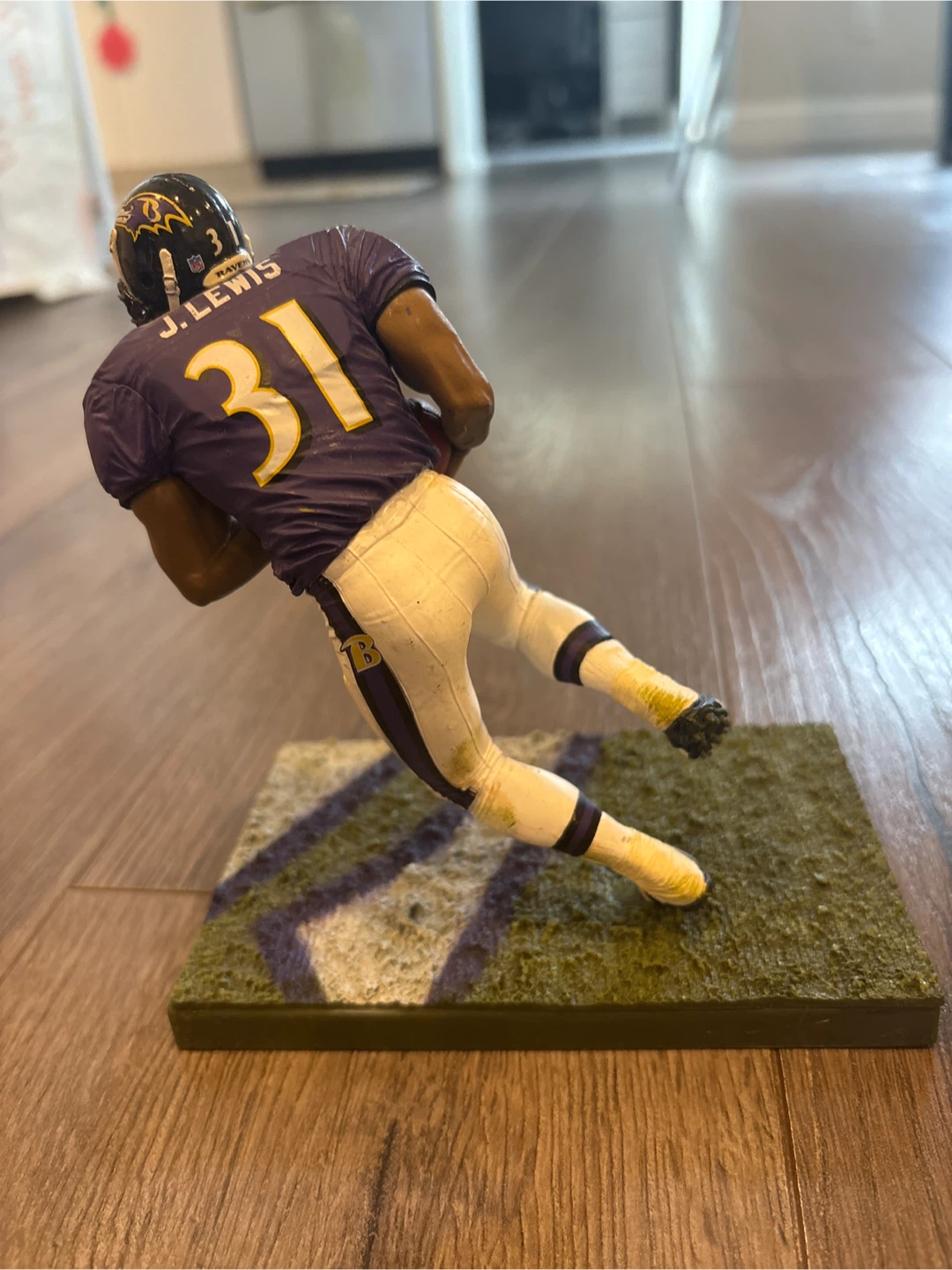 Baltimore Ravens Ray Lewis #31 Football Figure - photo 2