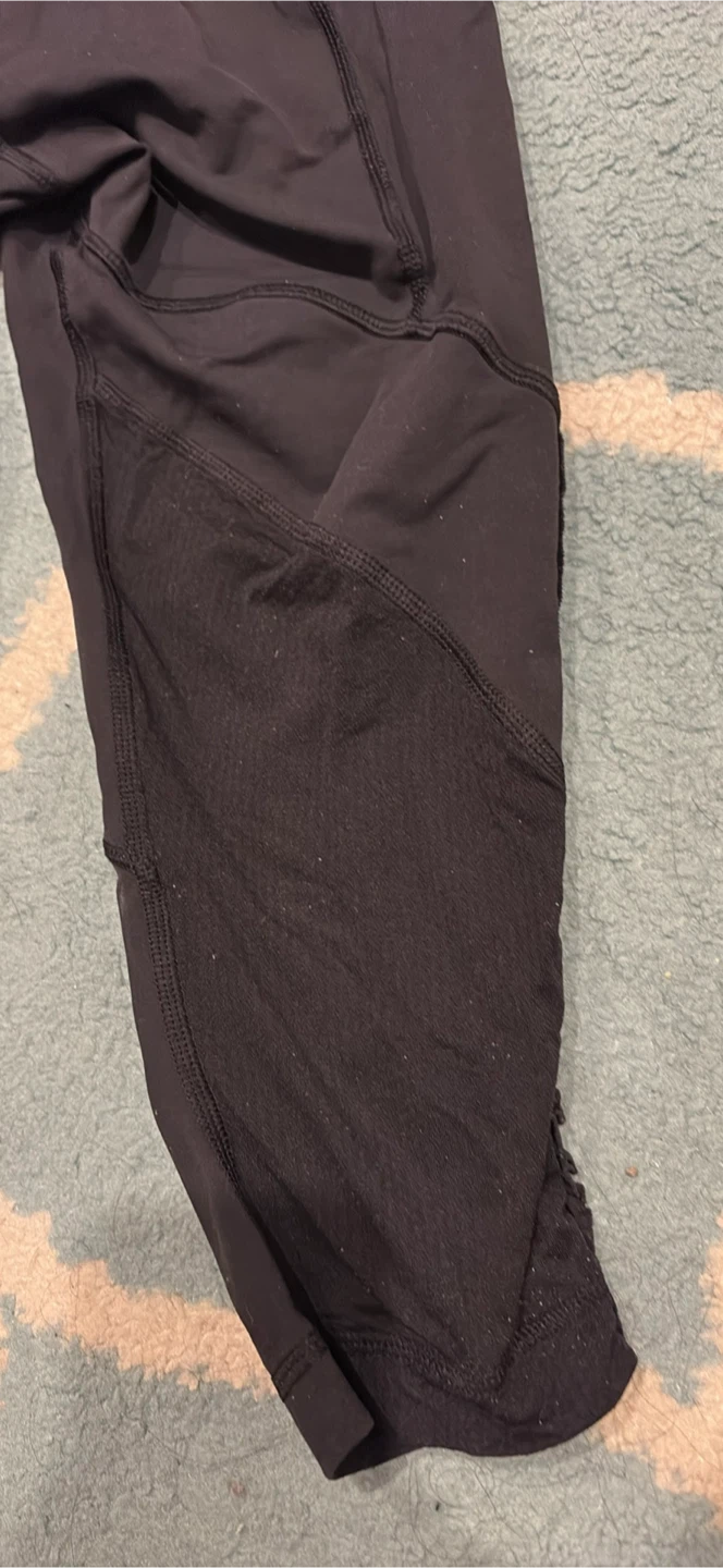 Lululemon Black Ruched Crop Leggings Size 4 - photo 4