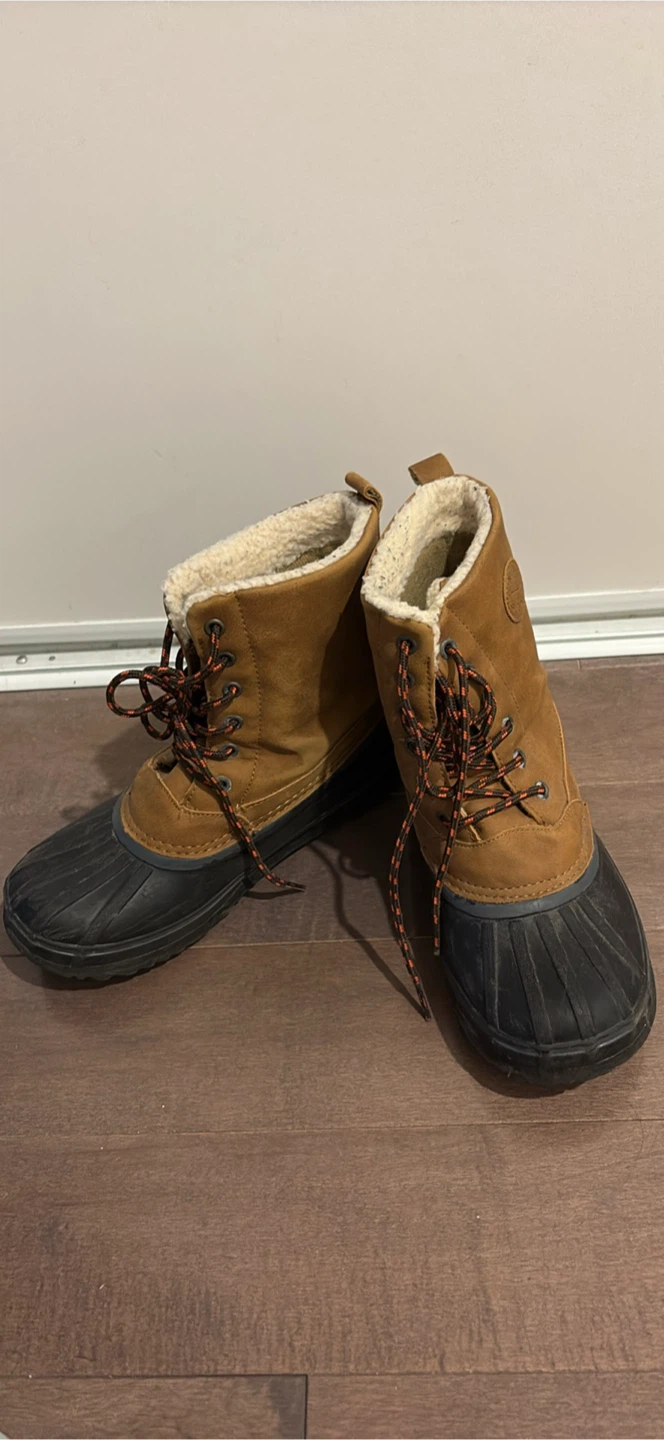 Brown Winter Boots with Sherpa Lining Youth Size 4