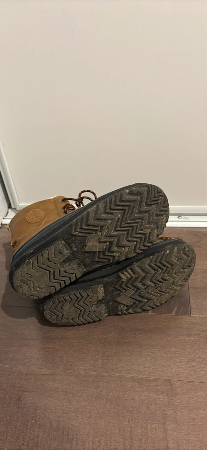 Brown Winter Boots with Sherpa Lining Youth Size 4 - photo 3