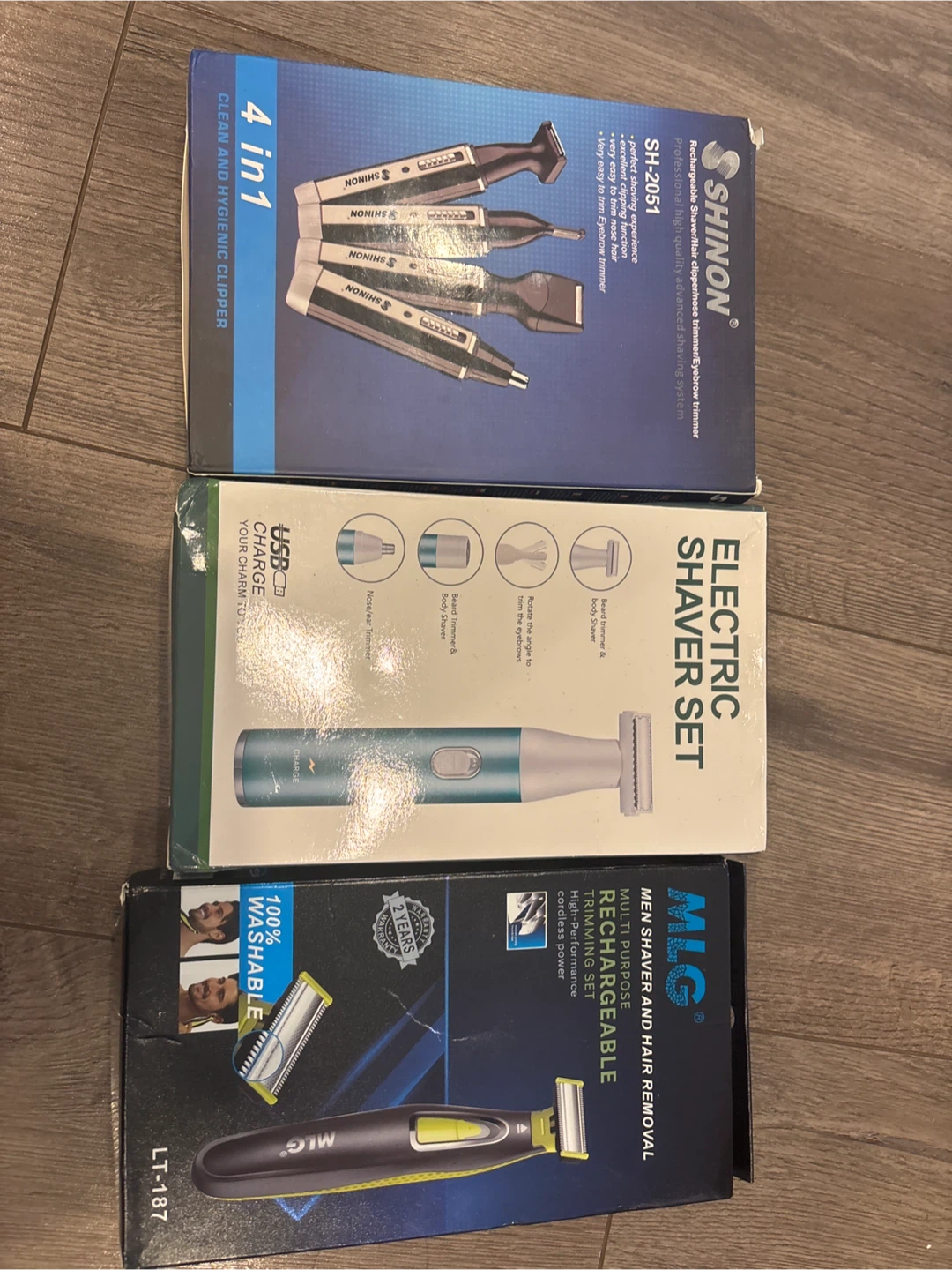 Set of 3 electric shaver sets