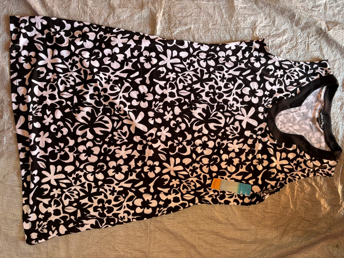 Simon Chang Black and White Floral Sleeveless dress XL