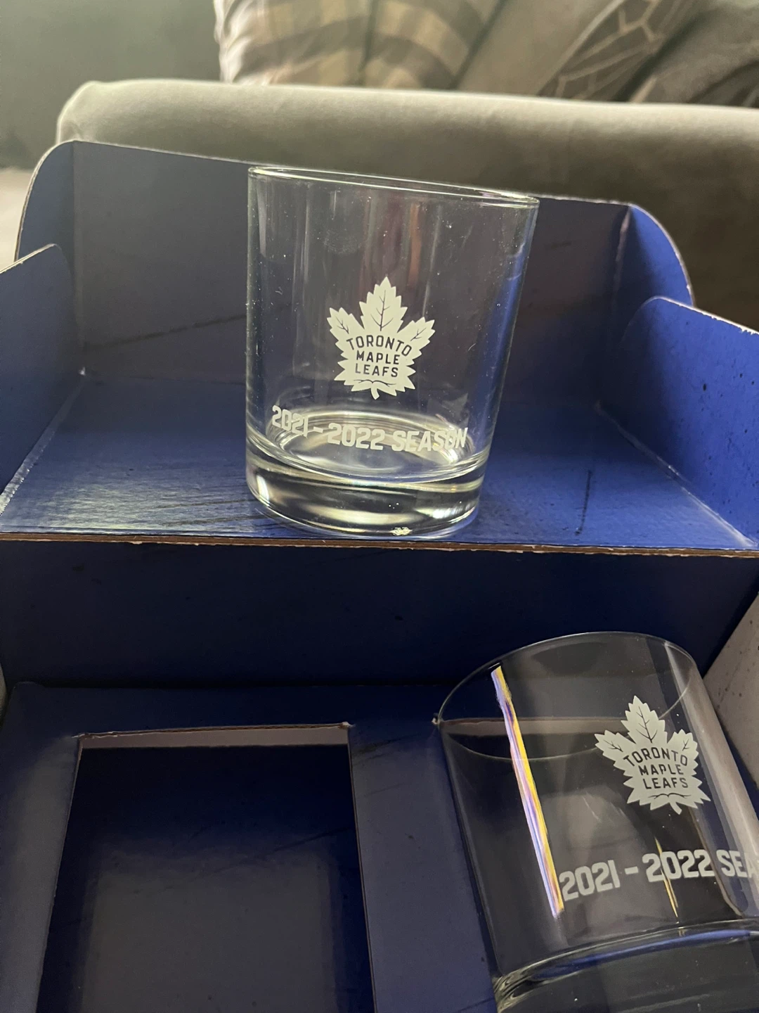 Toronto Maple Leafs 2021-2022 Season Glasses (Set of 2) - photo 2