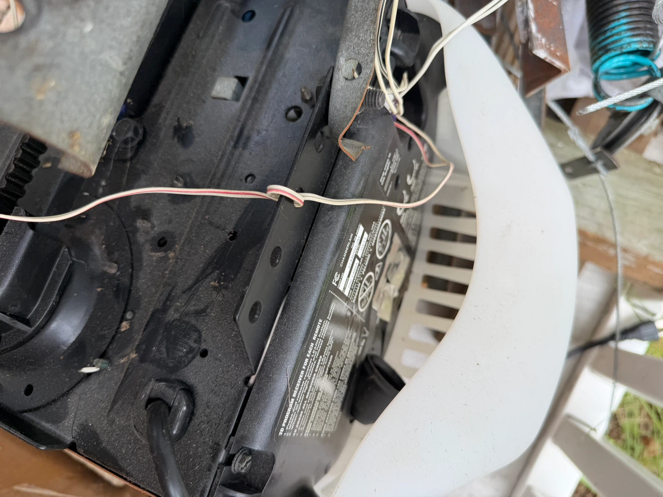 Chamberlain Whisper Drive Garage Door Opener Motor Unit - photo 4
