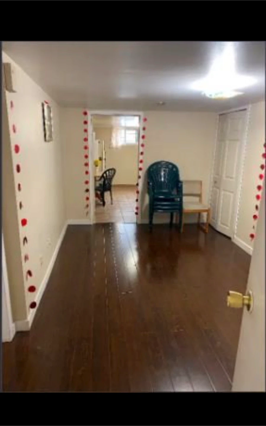 Bright 1‑Bedroom Basement Apartment For Rent - photo 5