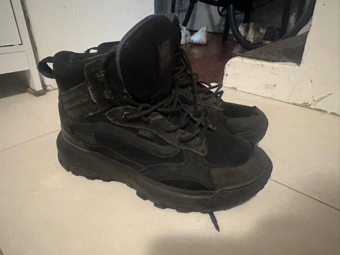 Vans MTE Black Waterproof Boots