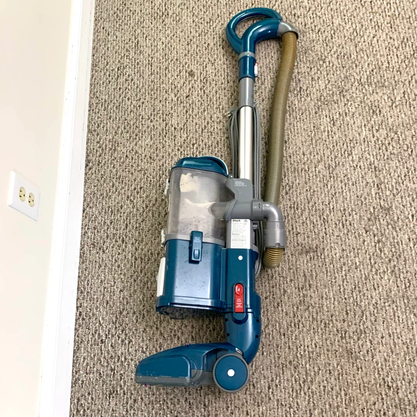 Upright Vacuum Cleaner Lift Away Canister Swivel HEPA Shark - photo 3
