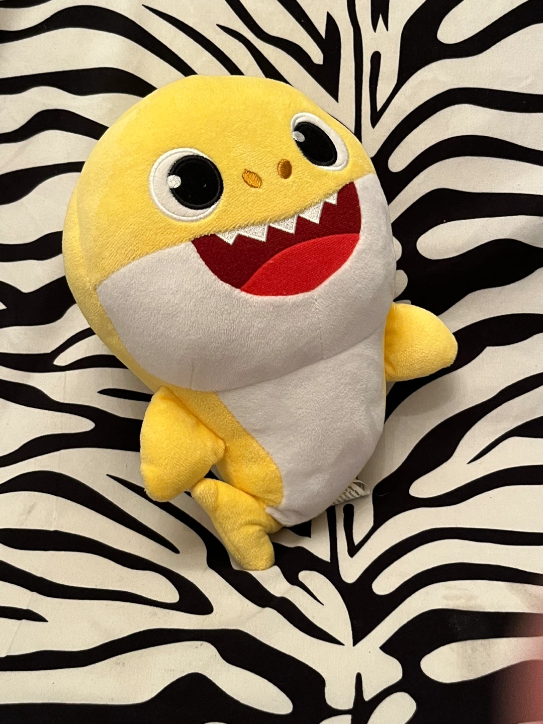 💛 Pinkfong Baby Shark Singing Plush Doll by WowWee 💛