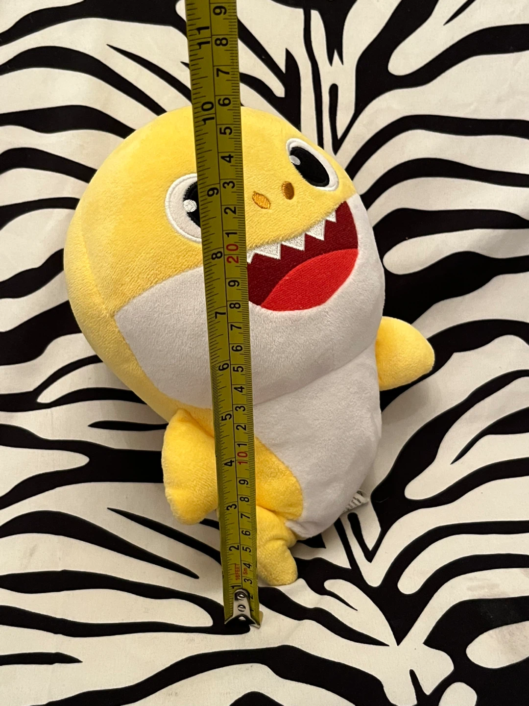 💛 Pinkfong Baby Shark Singing Plush Doll by WowWee 💛 - photo 2