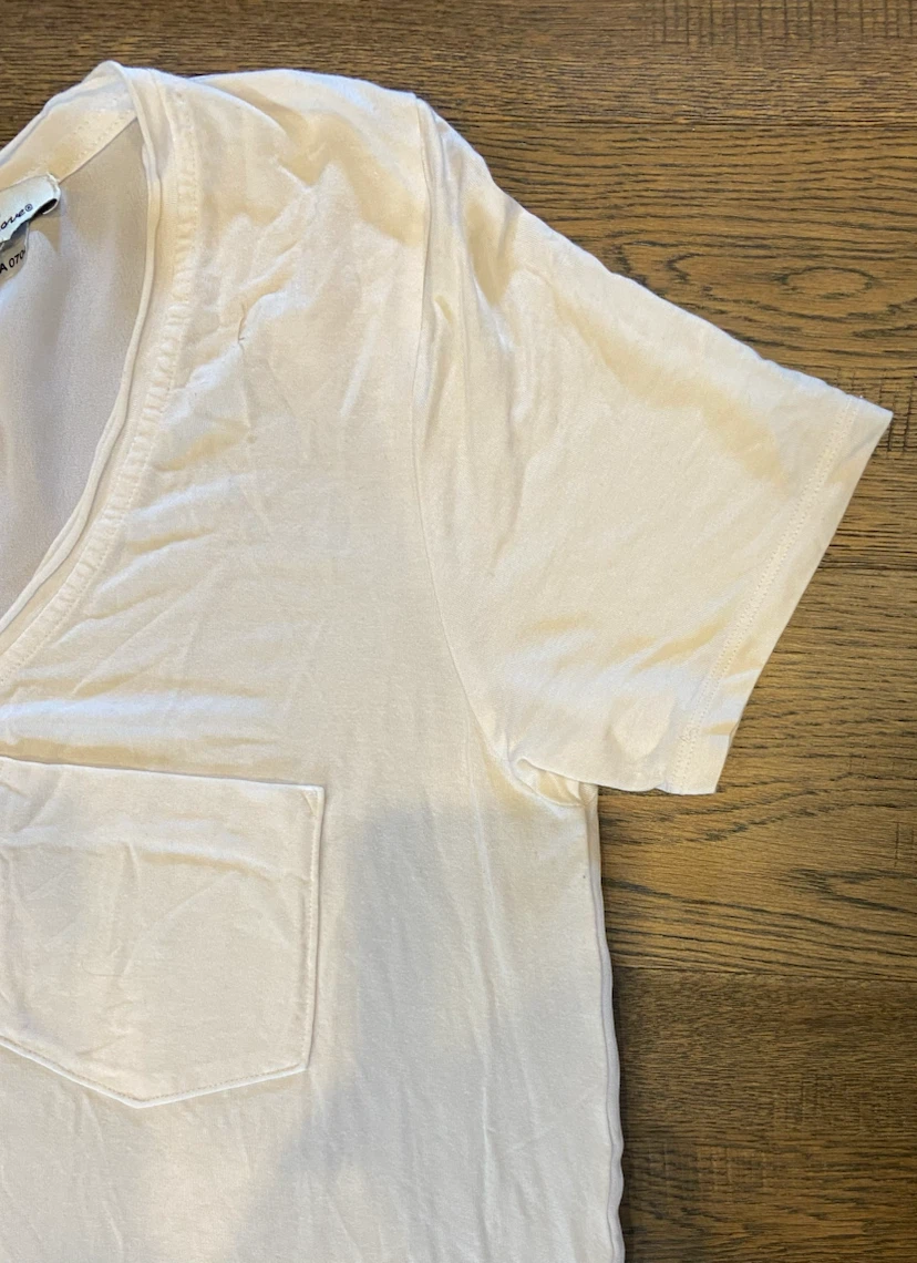 EUC: Another Love White V-Neck Pocket Tee Size L - photo 2