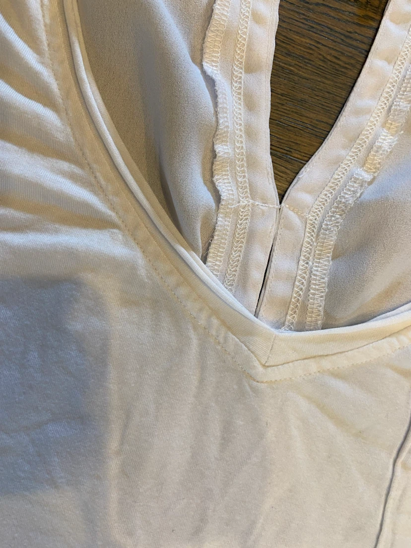 EUC: Another Love White V-Neck Pocket Tee Size L - photo 3