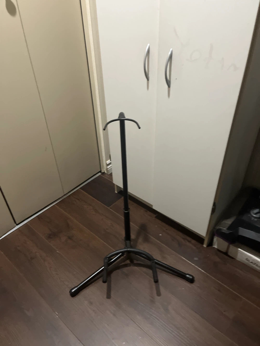 Academy Acoustic Guitar with Stand - photo 2