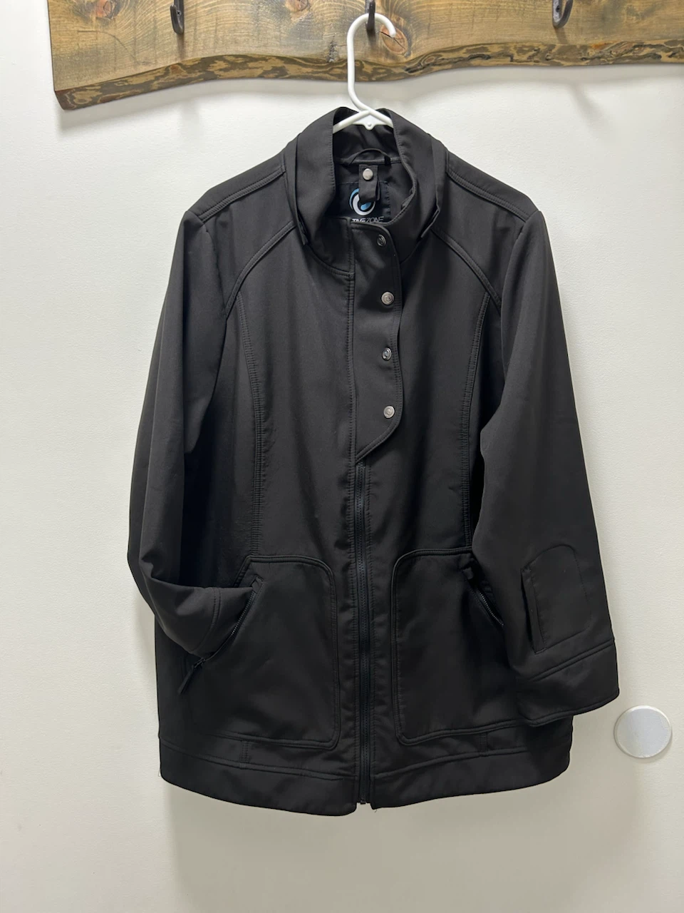 Active Zone Essentials Black Jacket 1X