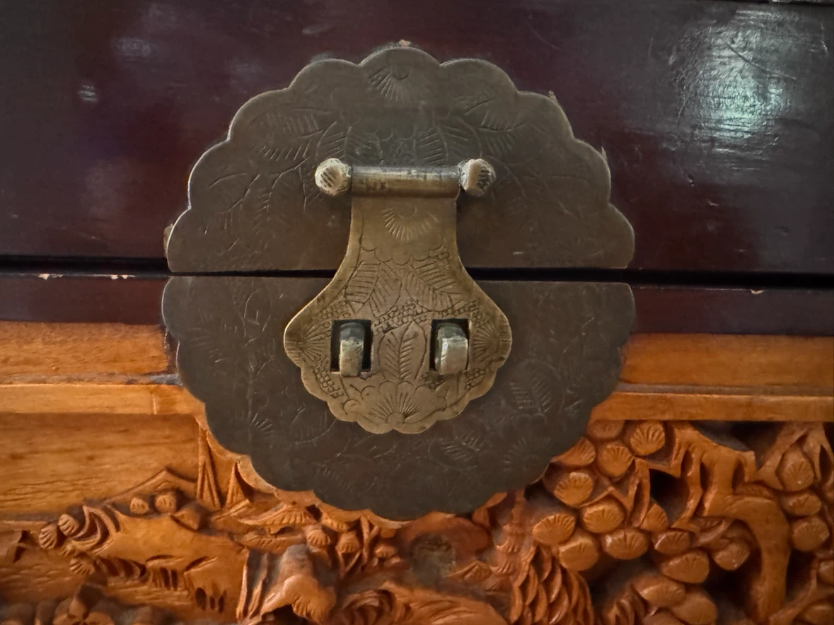 Vintage Chinese Carved Chest - photo 3