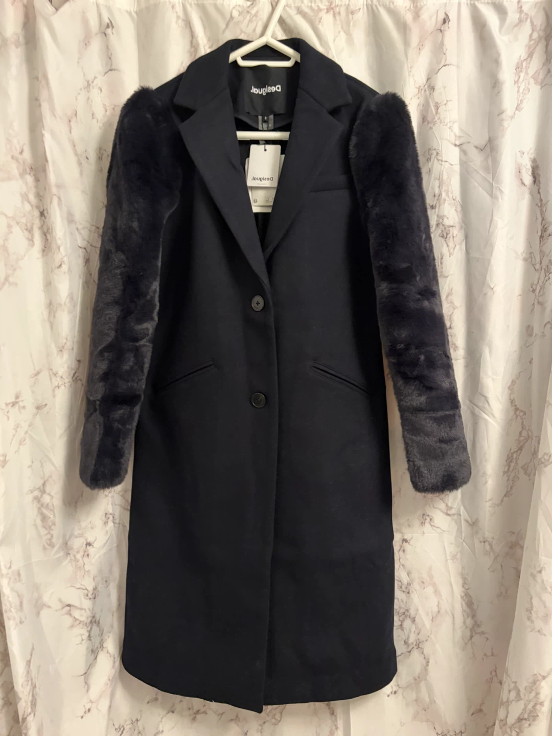 Desigual Black Coat with Faux Fur Sleeves - photo 4