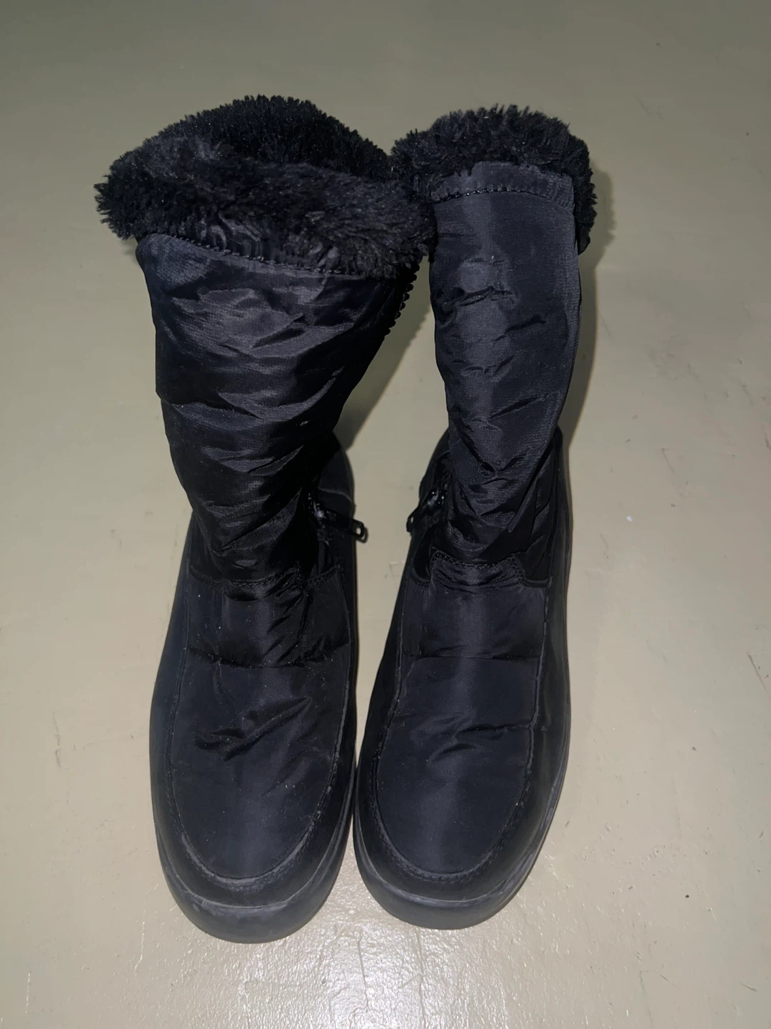 London Fog Winter Boots - Size 8