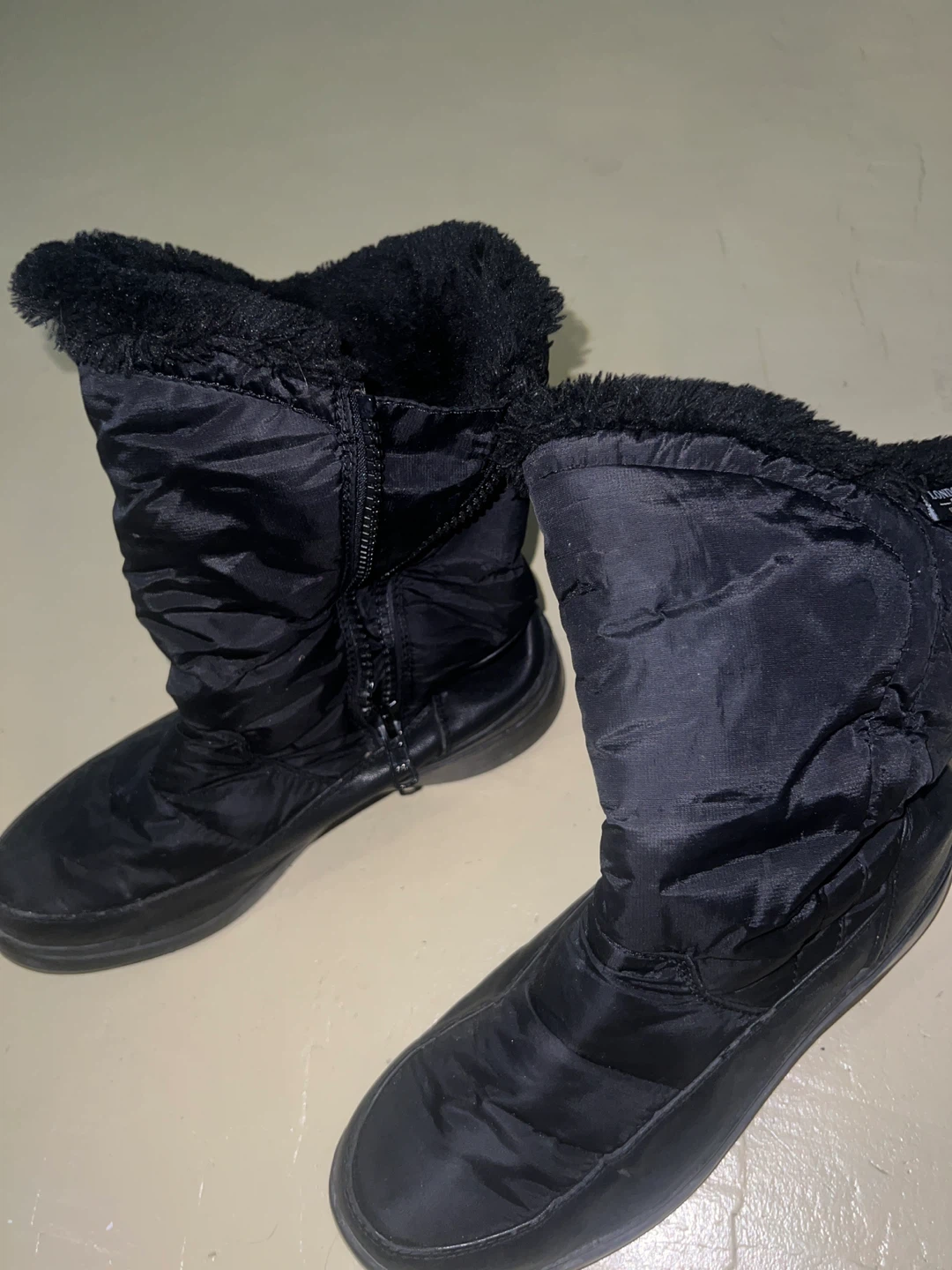 London Fog Winter Boots - Size 8 - photo 2