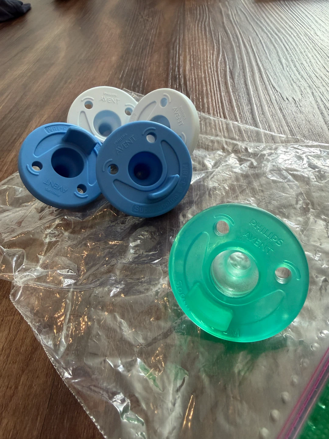 0-3M & 3-18m soothers - photo 2