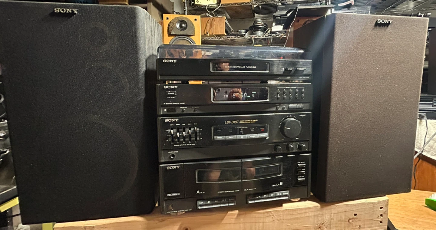 Sony Stereo System with Speakers