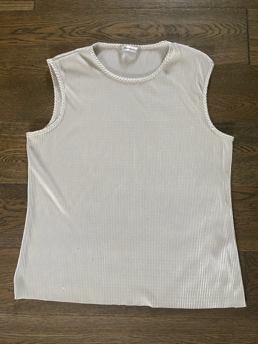 EUC: Berkertex Sleeveless Pleated Top Size S/M