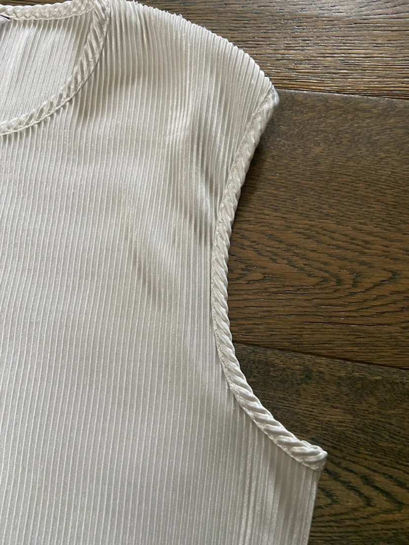 EUC: Berkertex Sleeveless Pleated Top Size S/M - photo 5