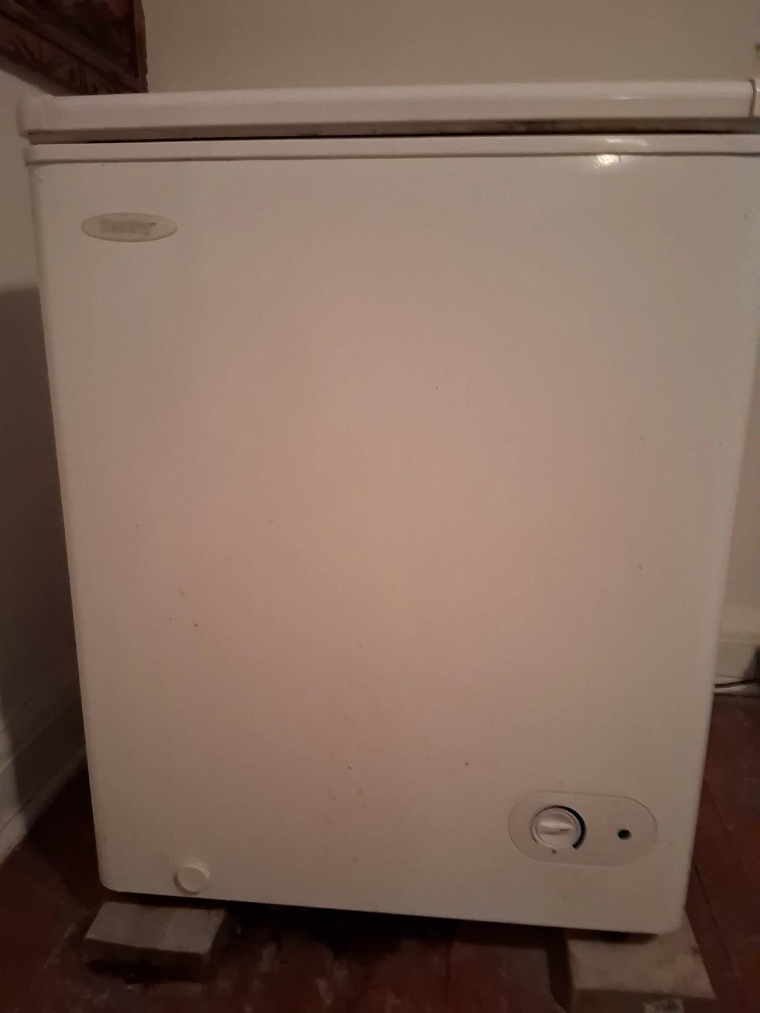 Danby DCF401W Chest freezer