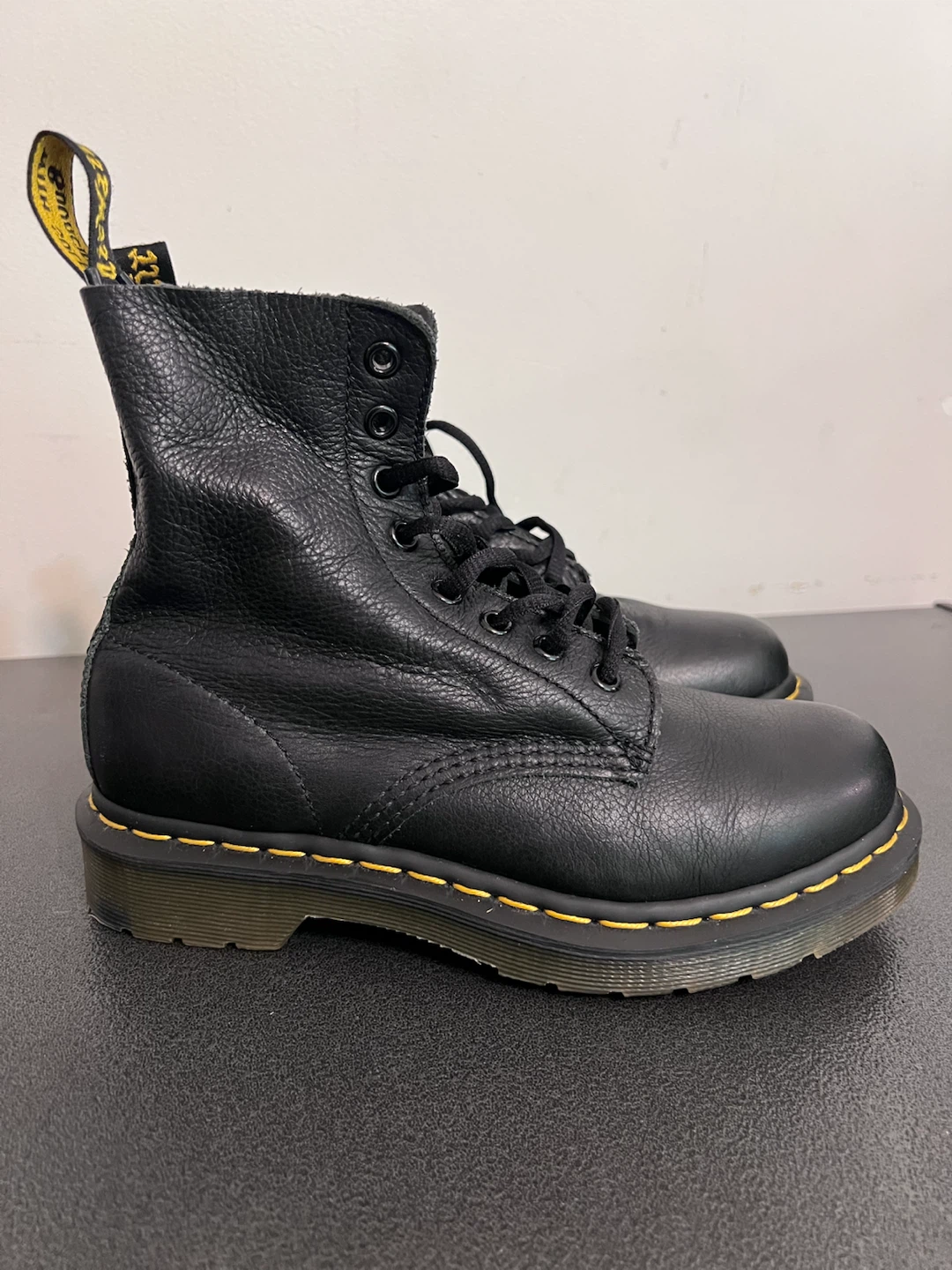 Dr. Martens Pascal Women’s Black Leather Boots – Sz6– Like New