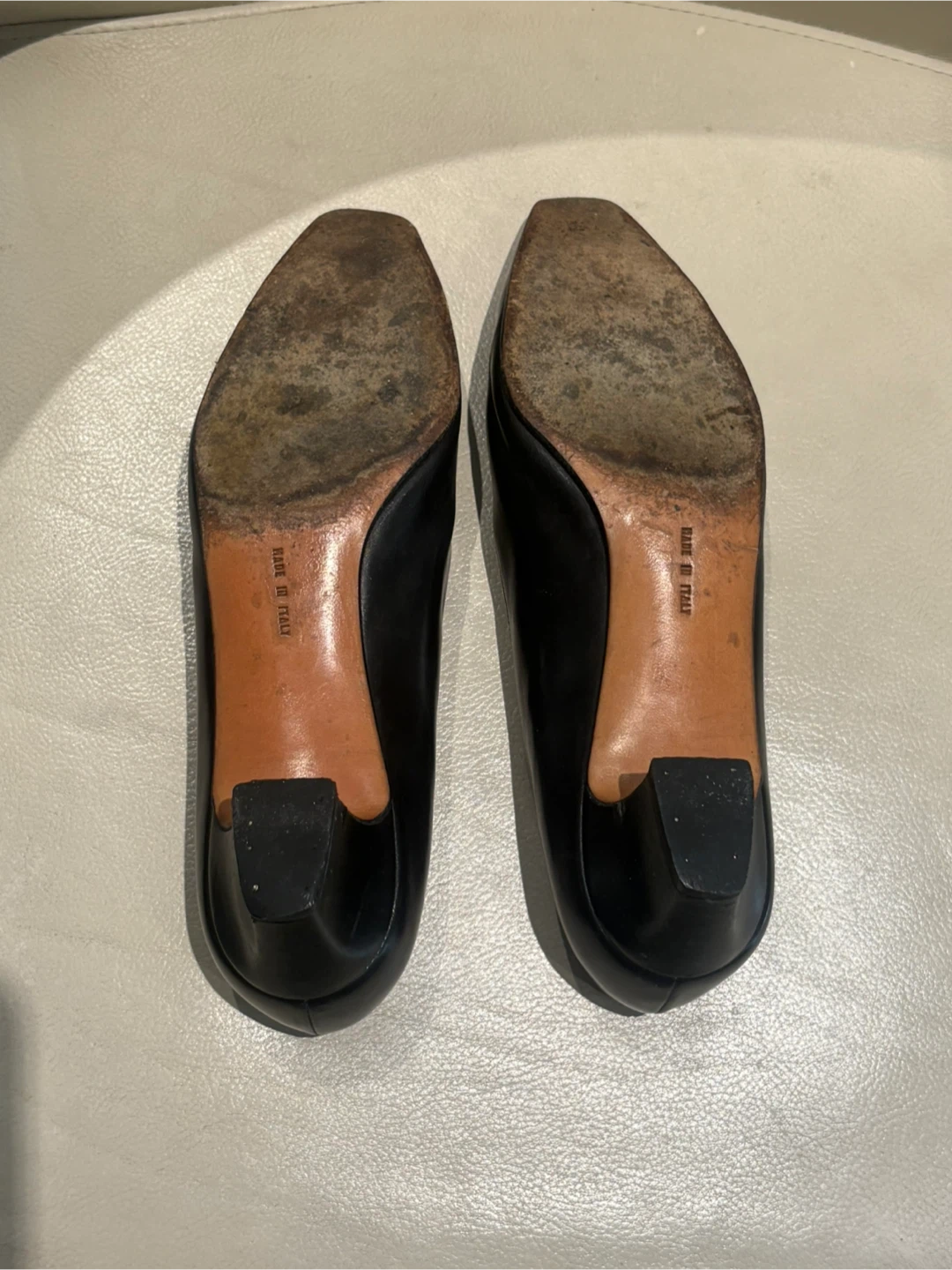 Real Salvatore Ferragamo Gancini Pumps Black Gold HW 5.5B - photo 5