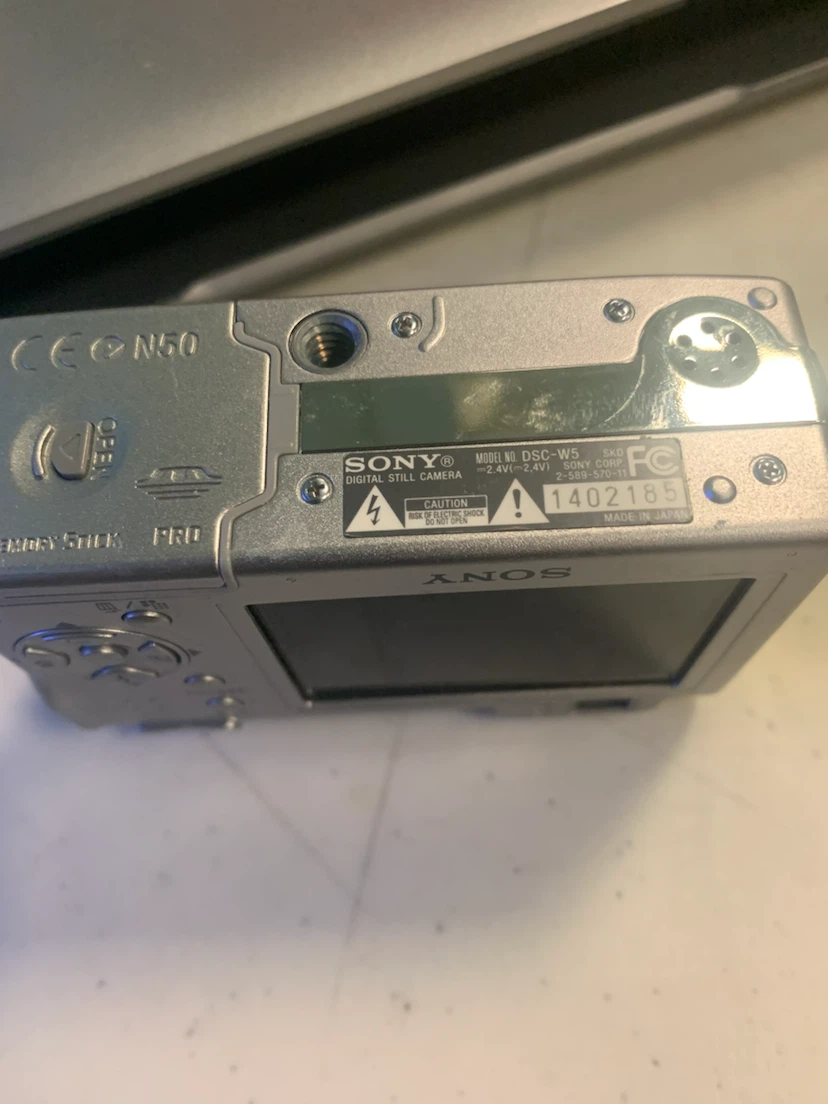 Sony Cyber-shot DSC-W5 Digital Still Camera