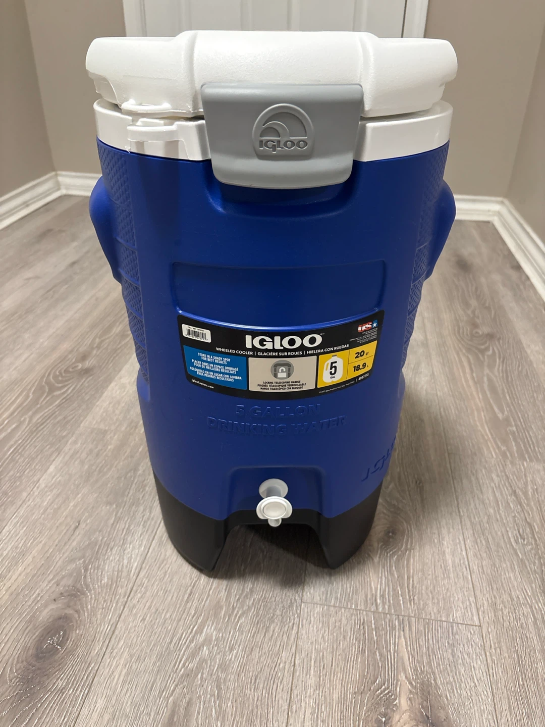 Brand new Igloo Rolling Water Cooler Jug 5 Gallon