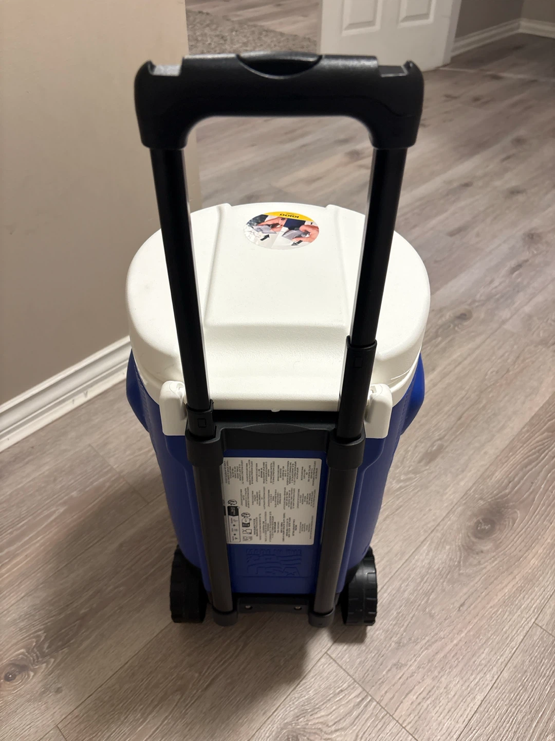 Brand new Igloo Rolling Water Cooler Jug 5 Gallon - photo 3
