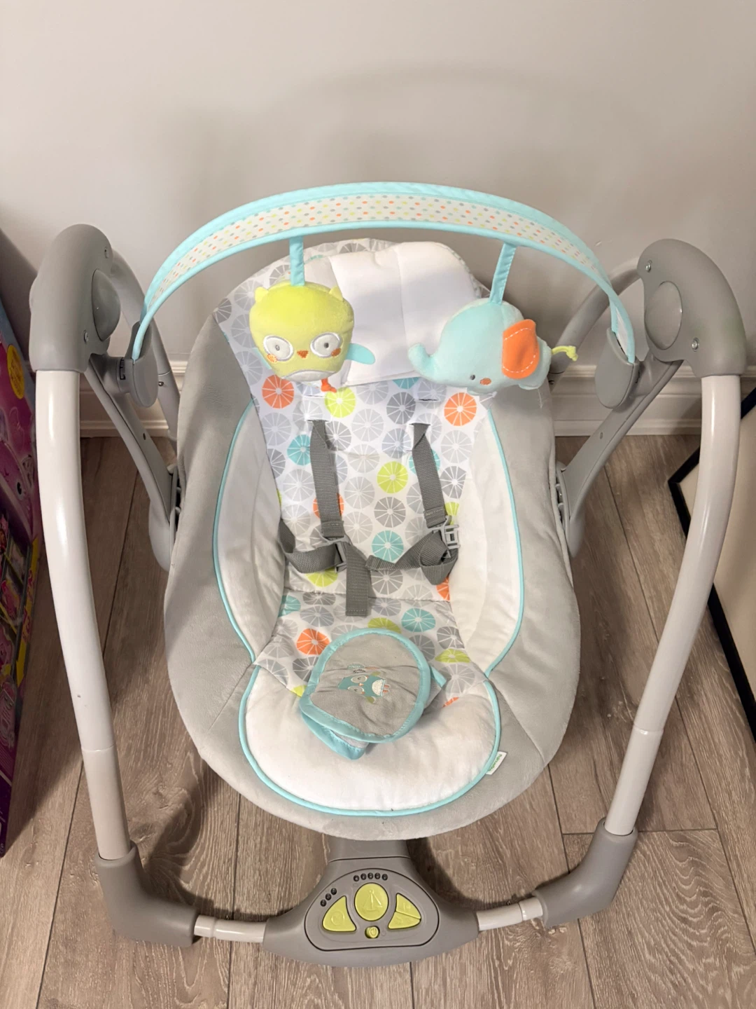 Ingenuity "Hugs and Hoots" Baby Swing