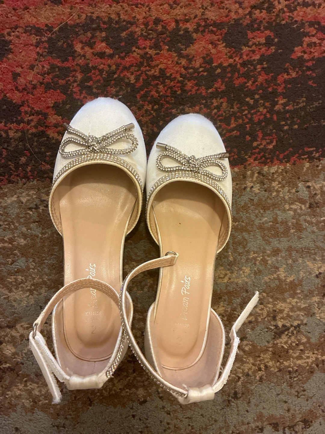 Dream Pairs Girls White Satin Rhinestone Heels Size 2