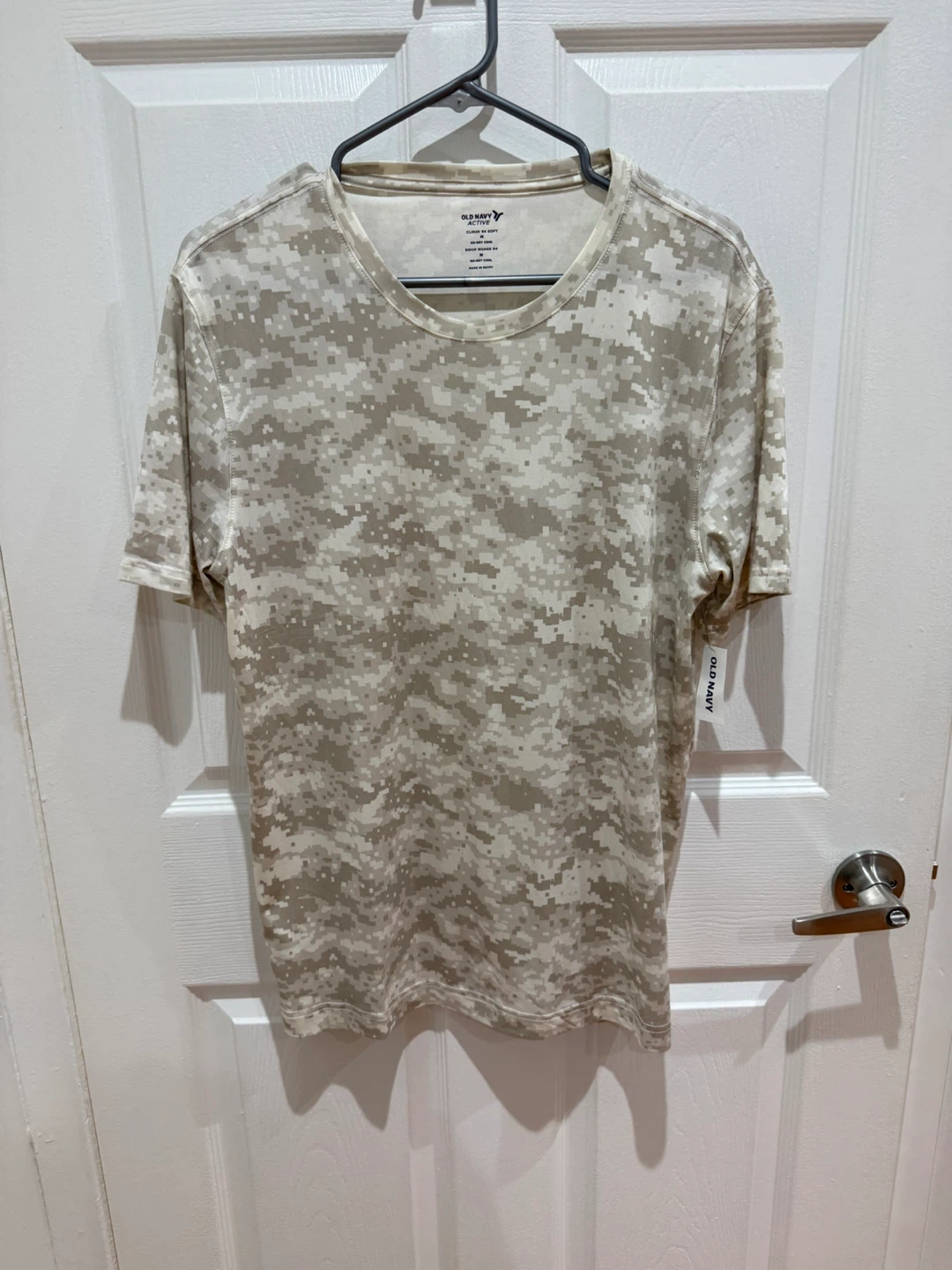 Old Navy Active Digital Camo T-Shirt
