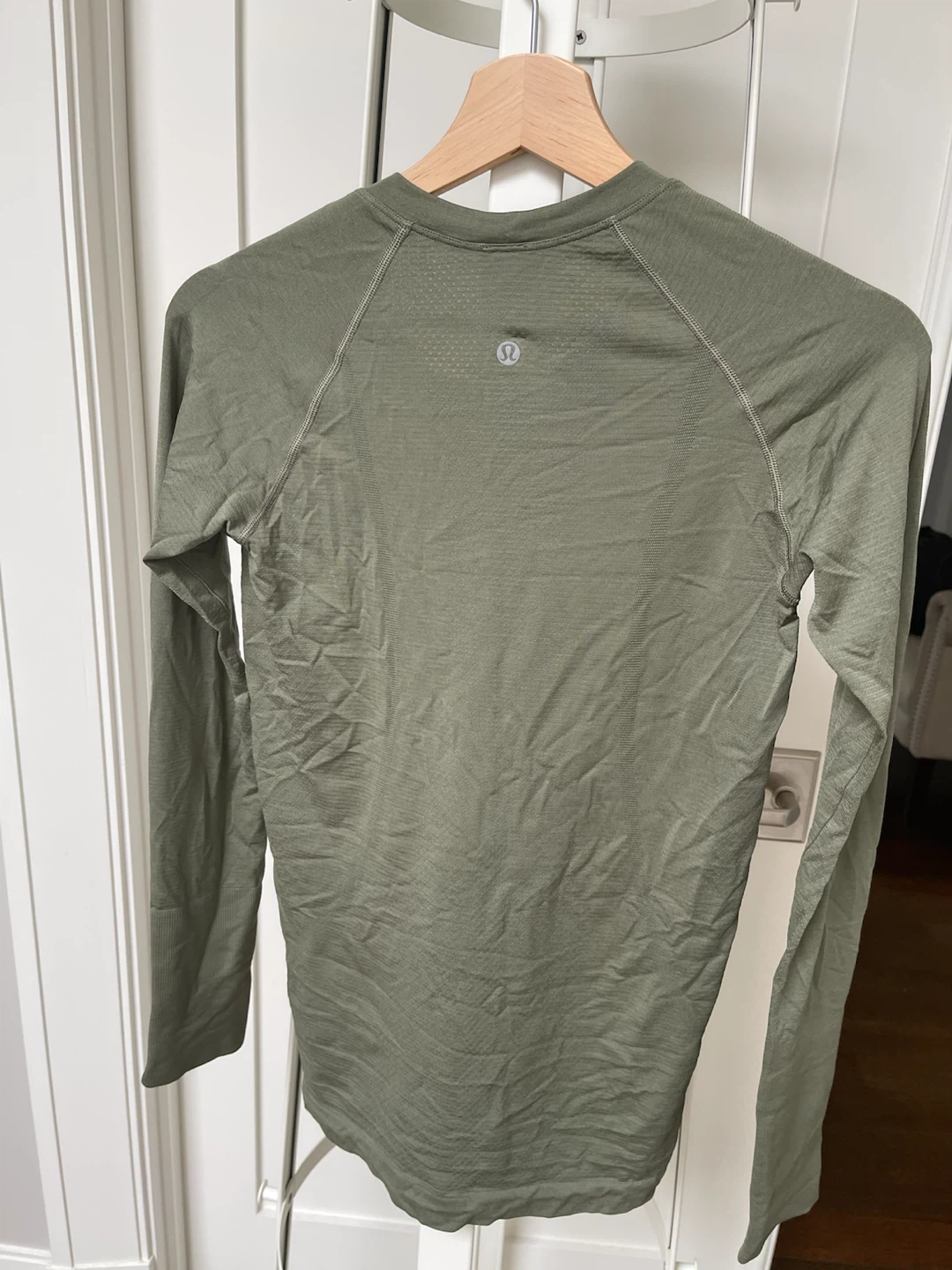 Lululemon Long Sleeve Shirt - photo 2