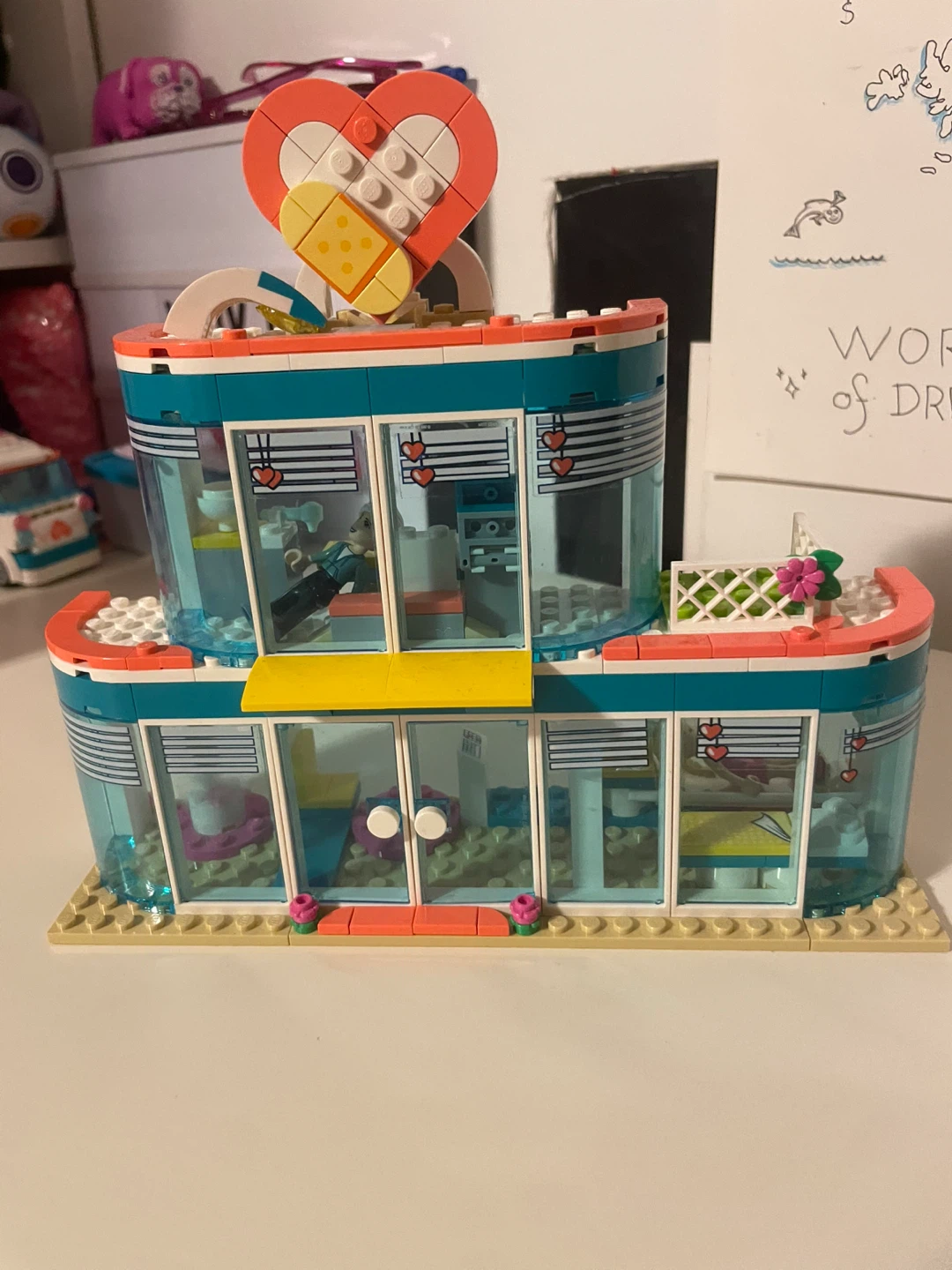 Full complete LEGO Friends Heartlake City Hospital Playset - photo 3