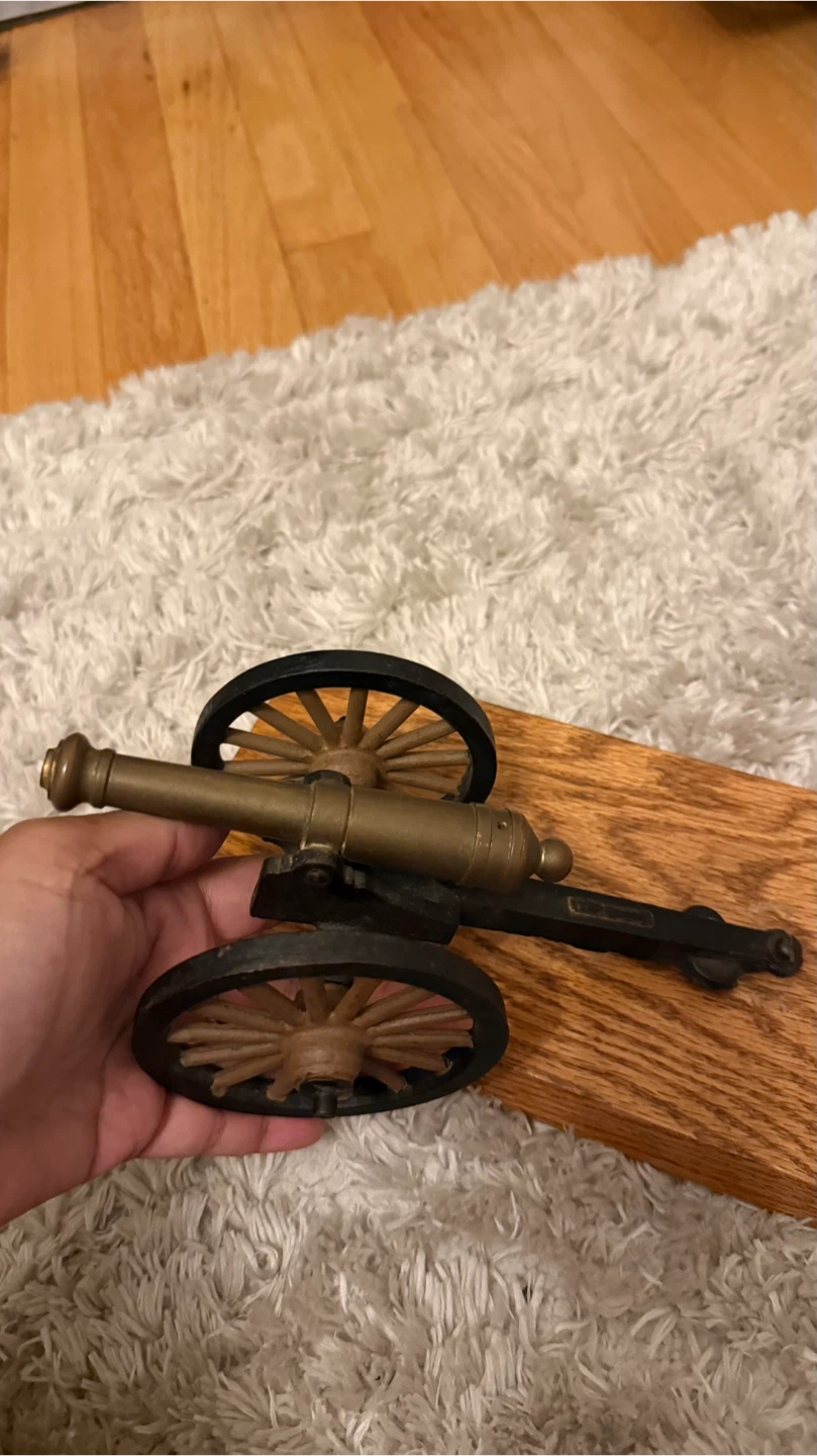 Vintage Brass and Cast Iron Model Cannon - photo 2