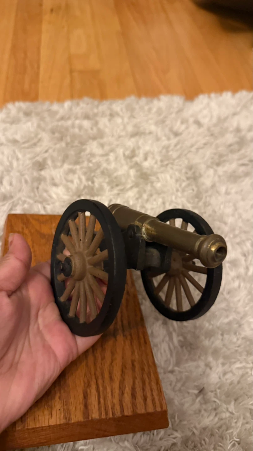 Vintage Brass and Cast Iron Model Cannon - photo 4