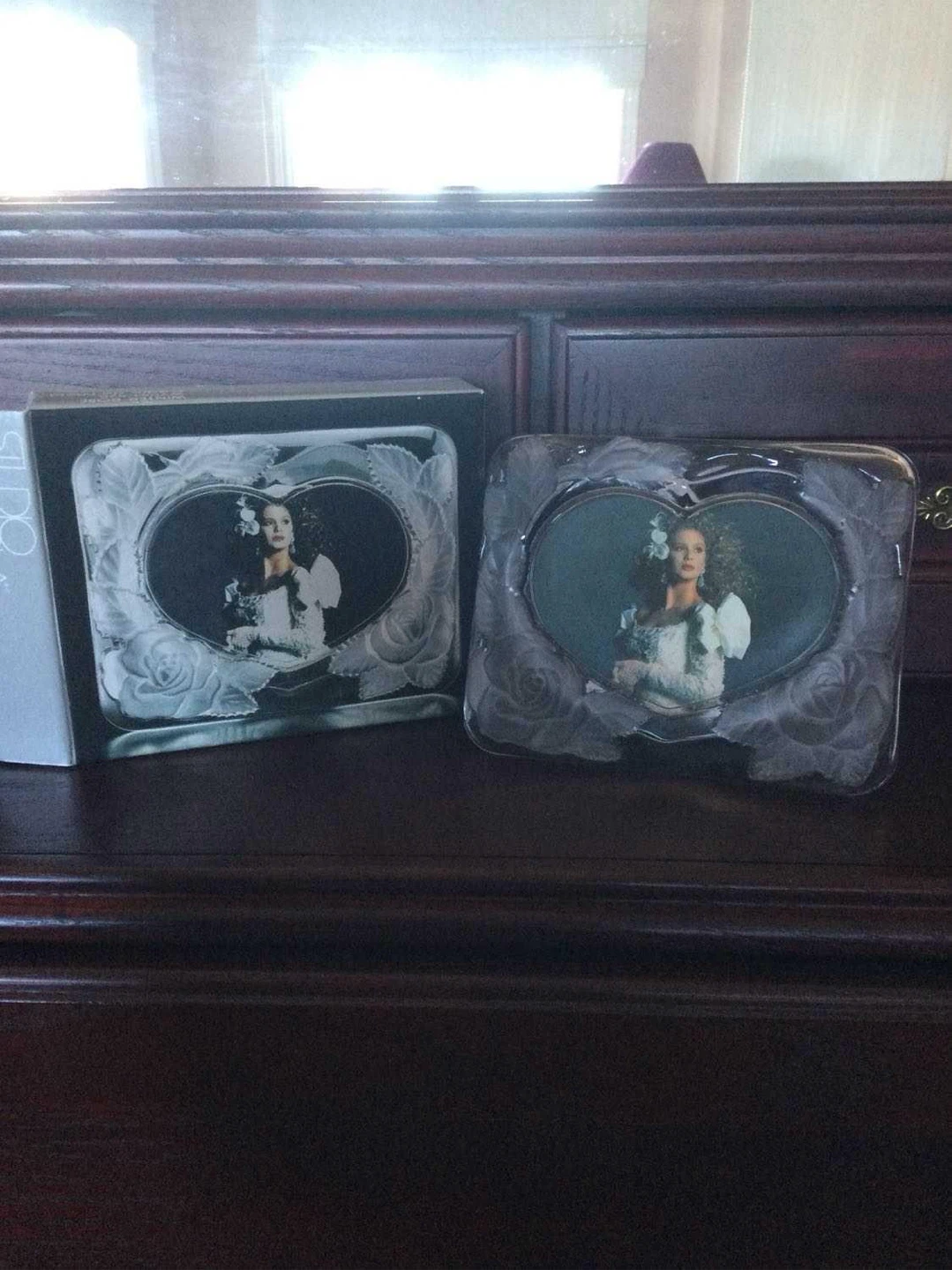 Studio Nova Winter Rose Heart Shape Picture Frame3”X4”photo.New - photo 2