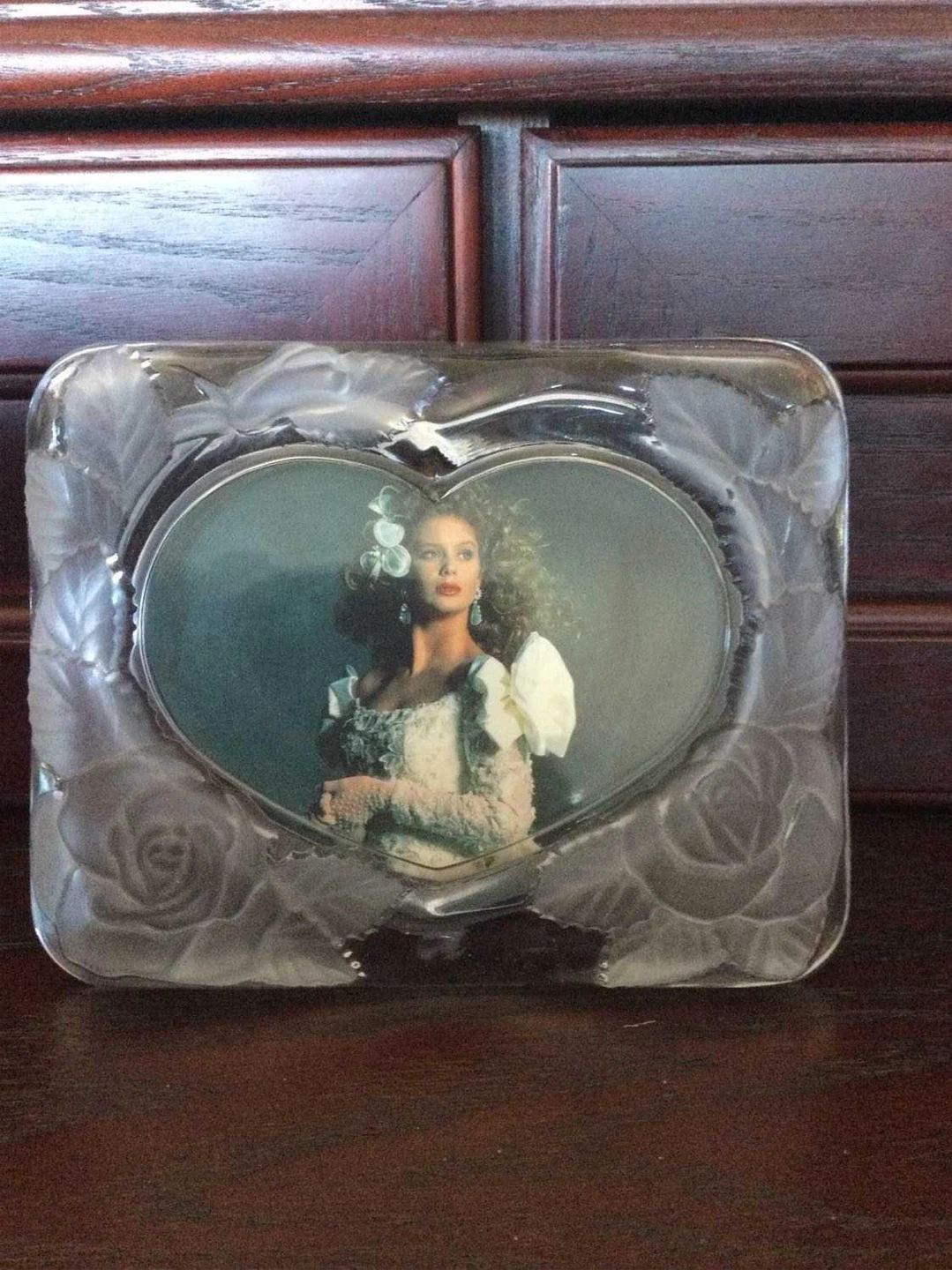Studio Nova Winter Rose Heart Shape Picture Frame3”X4”photo.New - photo 3
