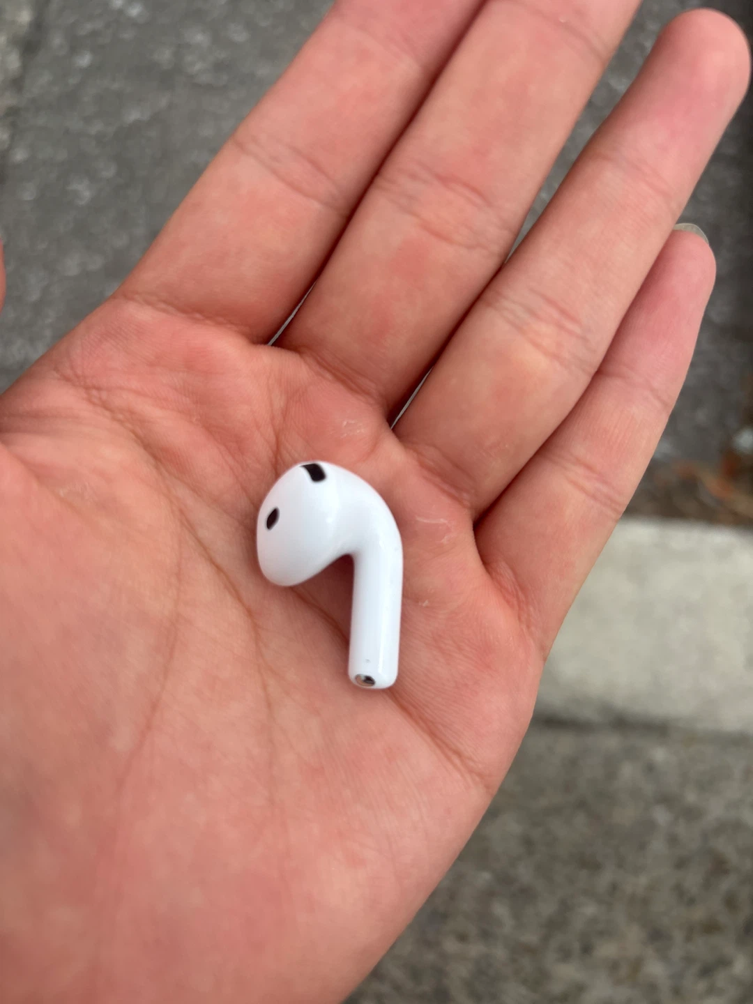 Apple AirPods 4 (single earbud)