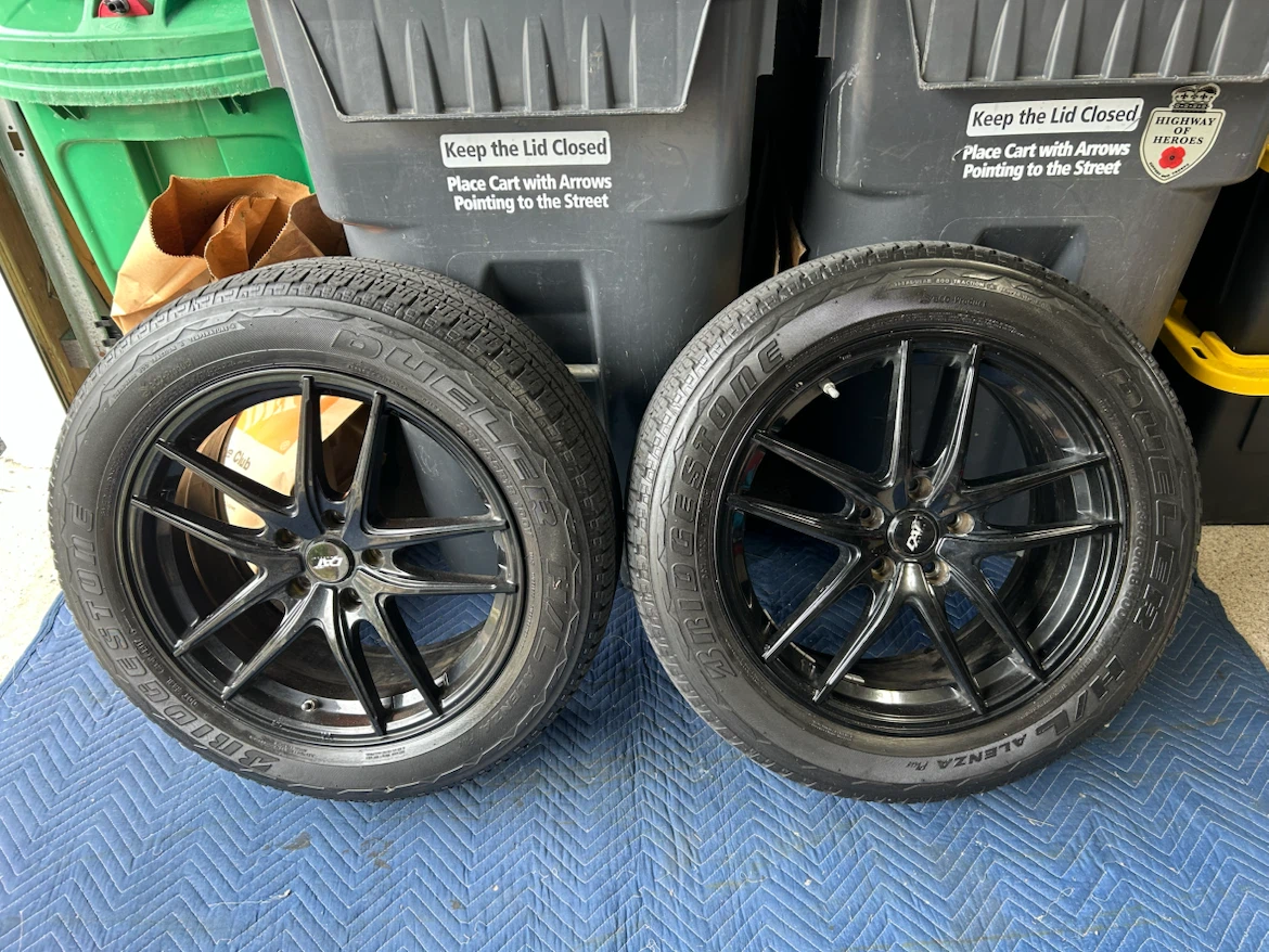 Alloy wheels with tires 18”.