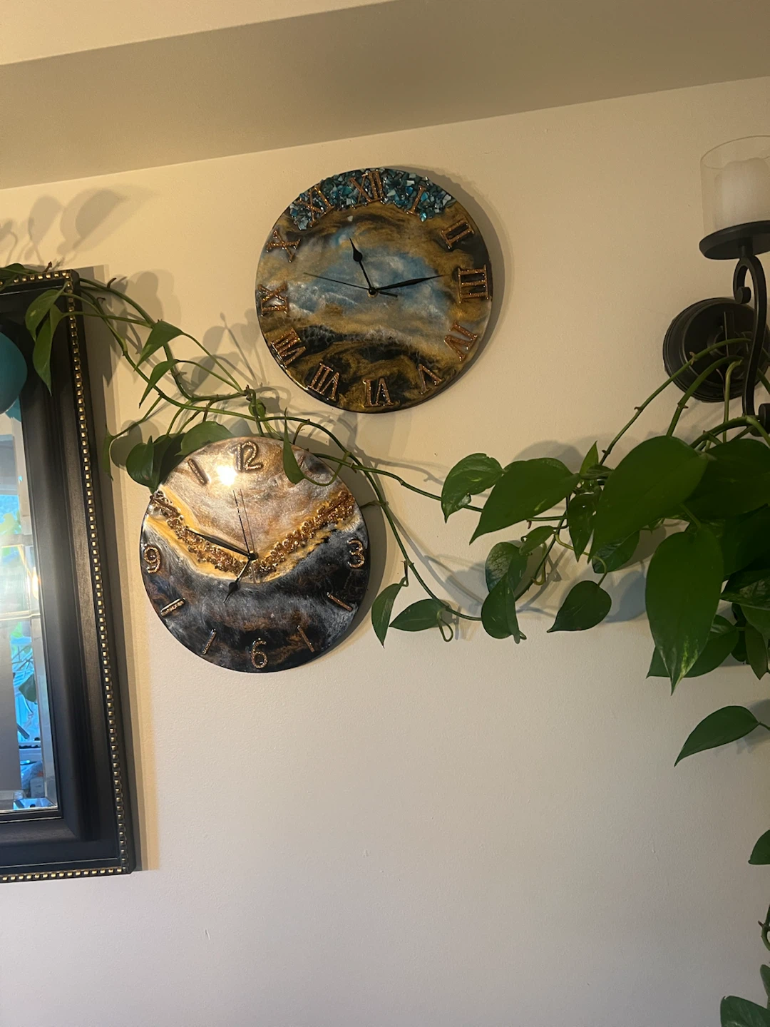 Resin Wall Clock - Unique Art Design - photo 5