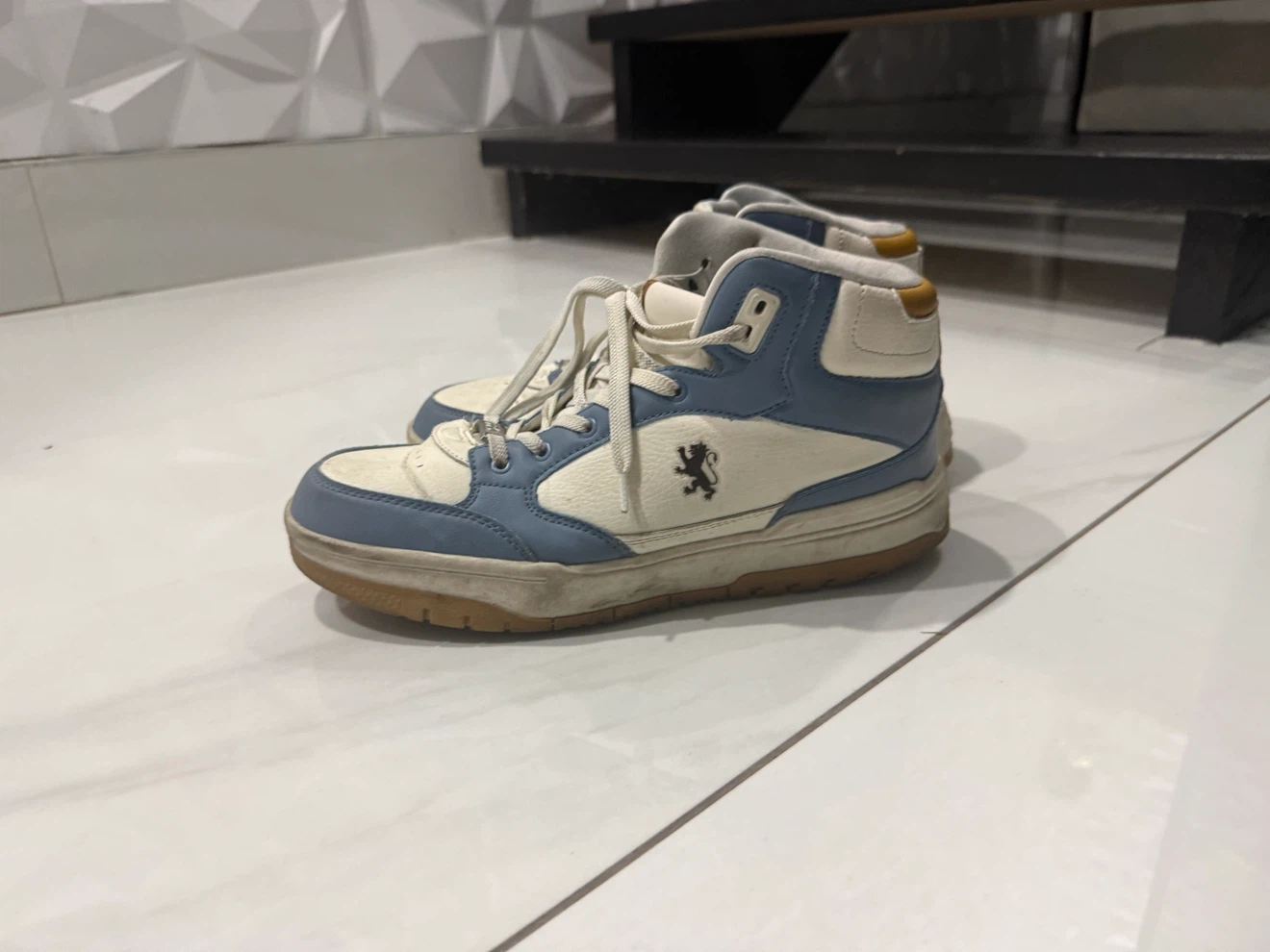 Red Tape high top sneakers in blue and white - photo 2